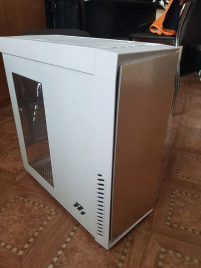 Лот: 12703033. Фото: 1. Компьютерный корпус Zalman R1. Корпуса, блоки питания