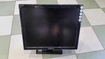 Лот: 9410344. Фото: 1. Монитор Samsung SyncMaster 971p. ЖК-мониторы