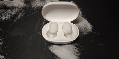 Лот: 13069219. Фото: 1. Беспроводные наушники Xiaomi AirDots. Наушники, гарнитуры