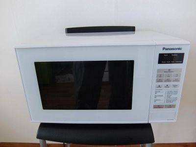Лот: 7763911. Фото: 1. Микроволновка Panasonic. Микроволновки, мини-печи