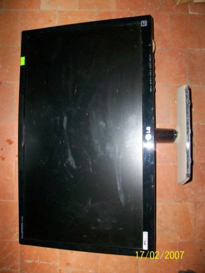 Лот: 4773272. Фото: 1. Монитор 22" LG IPS234 битый экран... ЖК-мониторы