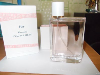 Лот: 15096097. Фото: 1. Burberry Her Blossom 100мл *3000... Женская парфюмерия