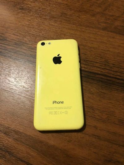 Лот: 10833167. Фото: 1. iPhone 5C 16GB, желтый с рубля... Смартфоны