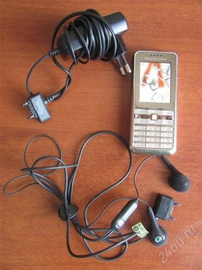 Лот: 1903515. Фото: 1. Зарядное Sony Ericsson (G502... Зарядные устройства, блоки питания, адаптеры сетевые для смартфонов