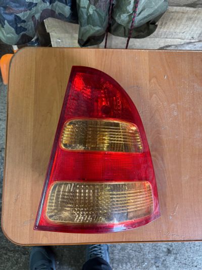 Лот: 25796913. Фото: 1. Задний фонарь правый Toyota Corolla... Кузов