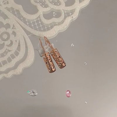 Лот: 16961376. Фото: 1. Серьги золото 585 проба "ромашки... Подарки на Новый год