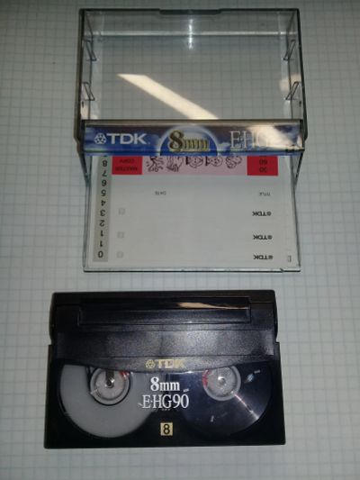 Лот: 19871589. Фото: 1. Кассета Tdk 8mm E-Hg 90 для видеокамеры... Видеокамеры