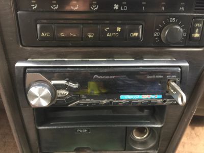 Лот: 11936813. Фото: 1. Магнитофон Pioneer mvh 280fd. Автомагнитолы