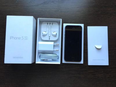 Лот: 8066345. Фото: 1. Iphone 5s 16gb space gray айфон... Смартфоны