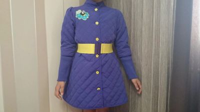 Лот: 4355301. Фото: 1. Стильное пальто на девочку. Верхняя одежда