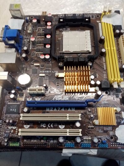 Лот: 15659763. Фото: 1. Мат плата Asus m2a74-am. Материнские платы