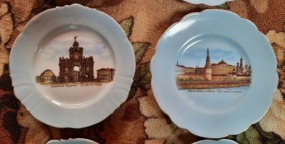 Лот: 18981023. Фото: 1. Тарелки посуда виды Москвы. Предметы сервировки