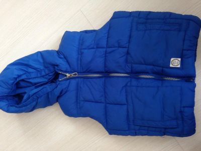 Лот: 6058556. Фото: 1. Жилет для мальчика 2-3 года Zara. Верхняя одежда