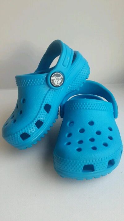 Лот: 10458648. Фото: 1. Crocs на 1 годик сланцы. Шлепанцы, сланцы