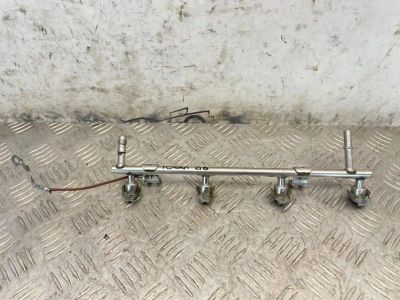 Лот: 25581488. Фото: 1. топливная рейка Opel Astra J. Топливная система