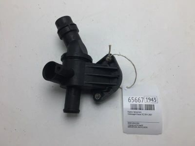 Лот: 20404010. Фото: 1. Корпус термостата Volkswagen Passat... Двигатель и элементы двигателя
