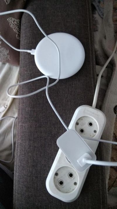 Лот: 14558136. Фото: 1. Беспроводная зарядка Xiaomi Wireless... Зарядные устройства, блоки питания, адаптеры сетевые для смартфонов