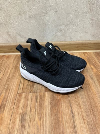 Лот: 25807773. Фото: 1. Новые кроссовки Fila оригинал... Кеды, кроссовки, слипоны