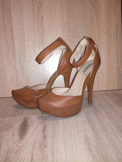Лот: 15158990. Фото: 1. Босоножки Bershka. 36 размер. Босоножки
