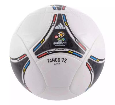Лот: 4865626. Фото: 1. футбольный мяч Adidas Euro 2012. Спортивная символика и атрибутика