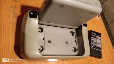Лот: 14977696. Фото: 1. потолочный монитор/телик toyota. Мониторы, DVD