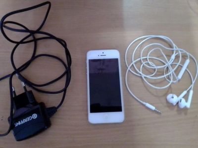Лот: 20359780. Фото: 1. Смартфон Apple iPhone 5. Смартфоны