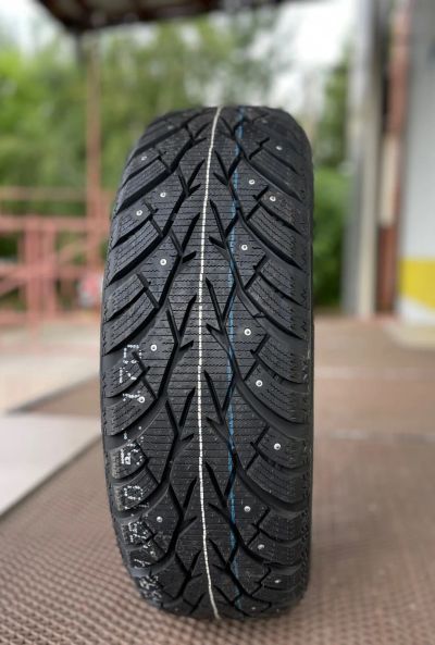 Лот: 23510660. Фото: 1. Зимняя резина 175/70 R-13 " Royal... Шины