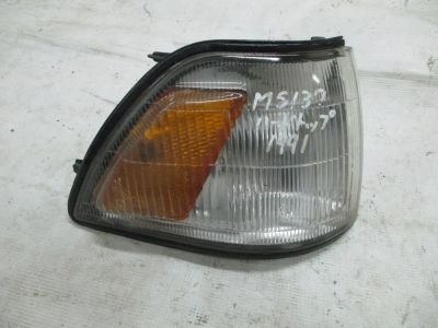 Лот: 14562536. Фото: 1. Габарит передний правый Toyota... Оптика и освещение