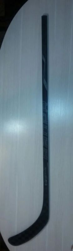 Лот: 7109889. Фото: 1. продам клюшку bauer nexus 1000... Мячи, ракетки, шайбы, клюшки