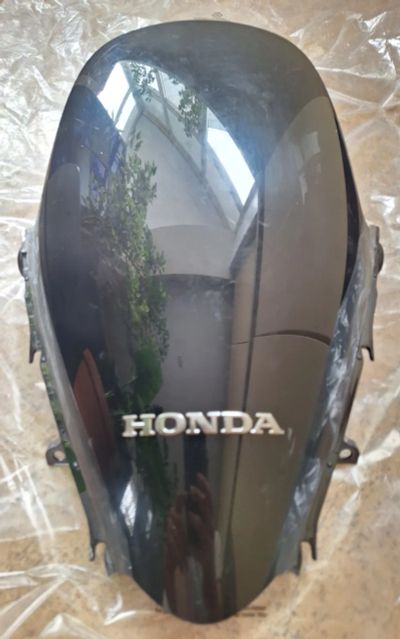 Лот: 25438473. Фото: 1. Ветровое стекло на мотоцикл Honda... Мотоциклы