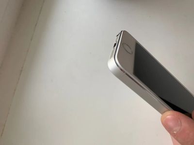 Лот: 15298624. Фото: 1. iPhone 5s. Кнопочные мобильные телефоны