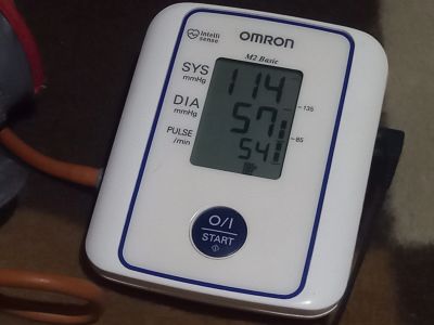 Лот: 7031663. Фото: 1. Тонометр автоматический Omron... Оборудование