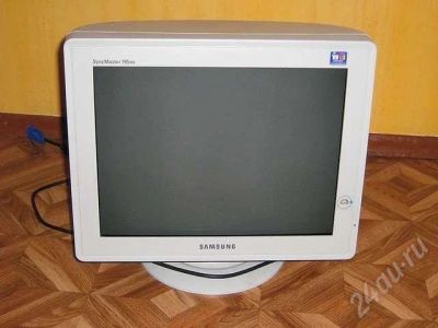 Лот: 563347. Фото: 1. Монитор 17 дюймов плоский Samsung... ЭЛТ-мониторы