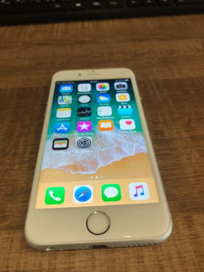 Лот: 11659258. Фото: 1. Iphone 6s 64 GB Silver. Смартфоны