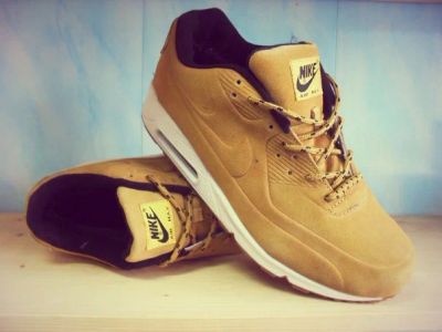 Лот: 3133513. Фото: 1. Nike Air MAx90 беж зимнии. Другое (мужская обувь)