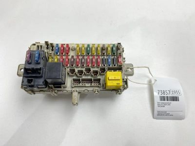 Лот: 21112197. Фото: 1. Блок предохранителей Rover 45... Электрооборудование