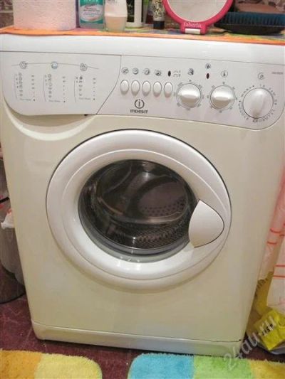 Лот: 1355849. Фото: 1. Cтиральная машина indesit WS 105... Стиральные машины