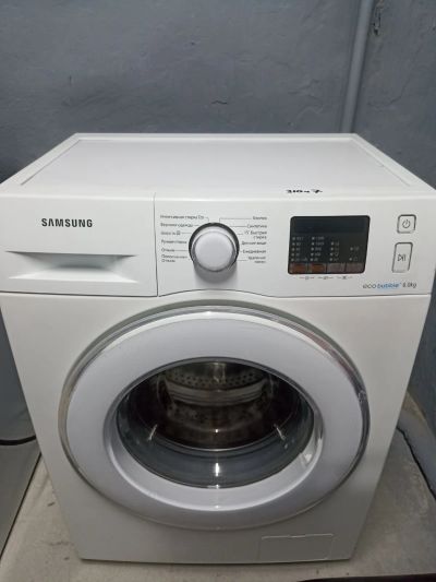 Лот: 24123511. Фото: 1. Стиральная машина Samsung wf60f4e2w2w... Стиральные машины