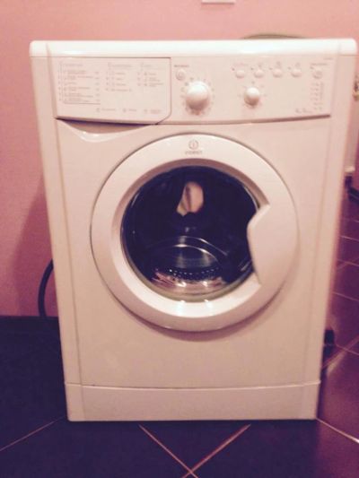 Лот: 4745690. Фото: 1. Стиральная машина Indesit IWUB... Стиральные машины