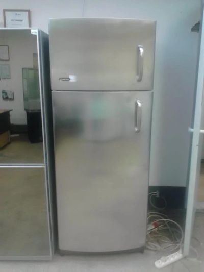 Лот: 8052364. Фото: 1. Холодильник Ariston. Холодильники, морозильные камеры