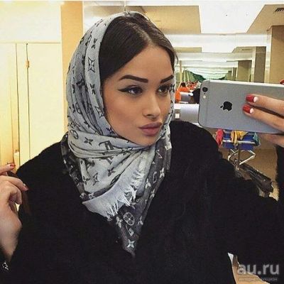 Лот: 8865982. Фото: 1. Оригинальные платки от известных... Шарфы, платки