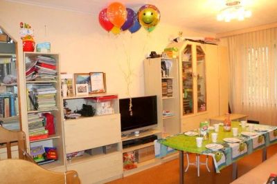 Лот: 10099943. Фото: 1. Светлая стенка, 5,5 м+журнальный... Гостиные, стенки, горки