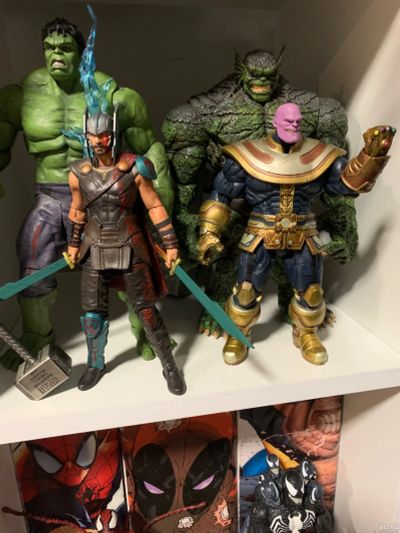 Лот: 13874812. Фото: 1. Фигурки Thor : Ragnarok и Thanos... Игрушки