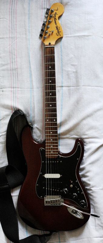 Лот: 25578047. Фото: 1. Stratocaster Squier Standart by... Гитары