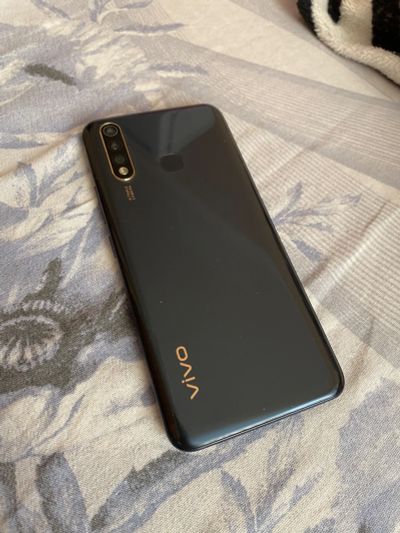 Лот: 18716913. Фото: 1. Vivo Y19. Смартфоны