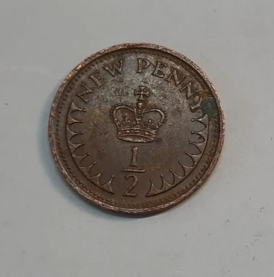 Лот: 21249793. Фото: 1. Монета Великобритания 1/2 нового... Великобритания и острова