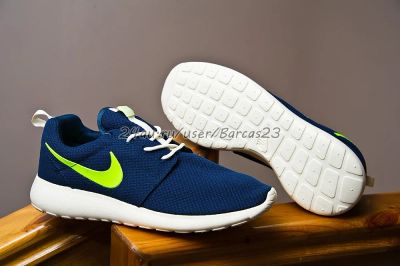 Лот: 3687721. Фото: 1. Кроссовки Nike Roshe Run (868). Кеды, кроссовки, слипоны