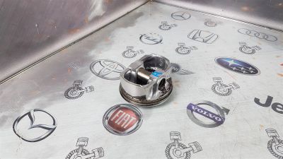 Лот: 23588372. Фото: 1. Поршень Subaru Legacy EJ253 12013-AB250. Двигатель и элементы двигателя