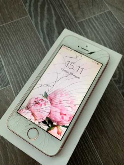 Лот: 16194974. Фото: 1. iPhone se rose gold 16 gb полностью... Смартфоны