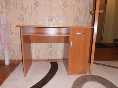 Лот: 4624387. Фото: 1. Стол письменный. Столы, стулья, обеденные группы